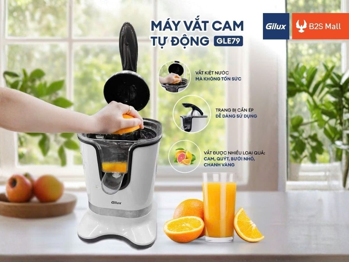 Máy vắt cam có tông màu trắng bạc sáng bóng, góp phần tạo điểm nhấn cho căn bếp