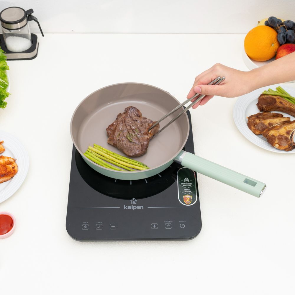 Đáy từ sử dụng trên nhiều loại bếp.