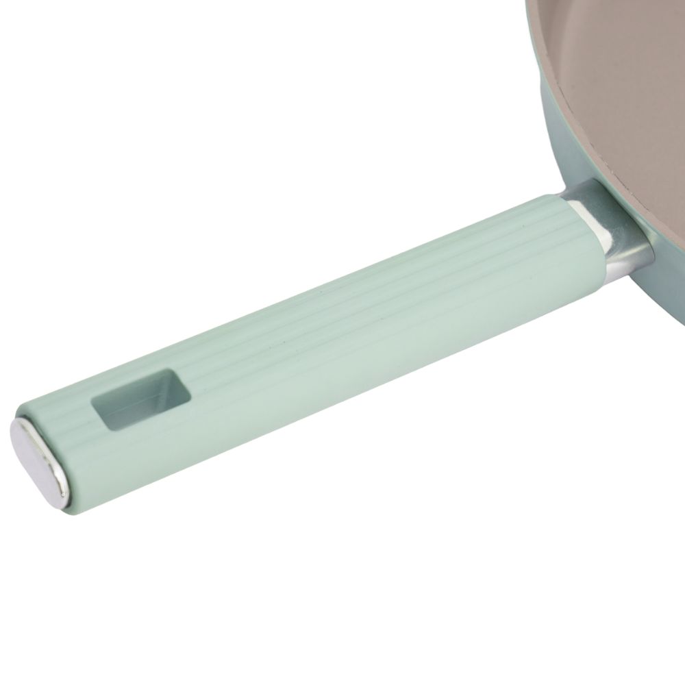 Tay cầm Bakelite cầm chắc và cách nhiệt.