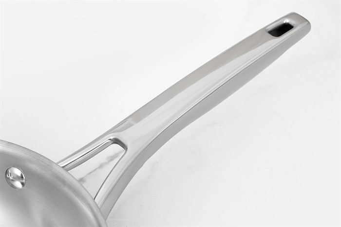 Chảo inox nguyên khối Elmich Trimax EL-2838IN20 20cm 4 Tay cầm inox 201, có lỗ treo tiện lợi.