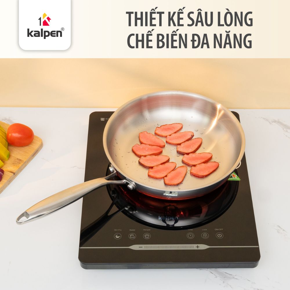 Thiết kế lòng chảo rộng, thuận tiện cho chiên rán.