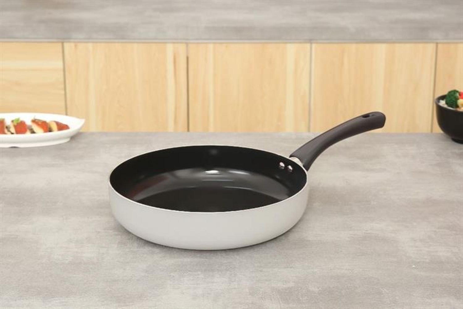 Chảo nhôm chống dính đáy từ Elmich Smartcook SM5708MN 28cm màu xanh trẻ trung