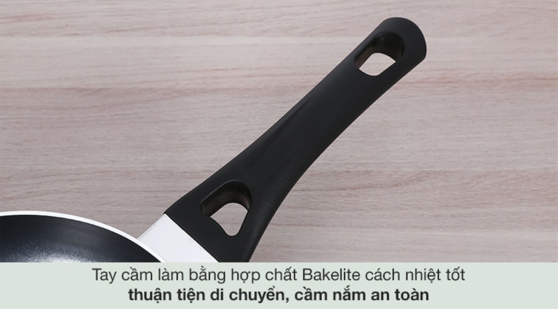 Tay cầm làm bằng hợp chất Bakelite cách nhiệt tốt