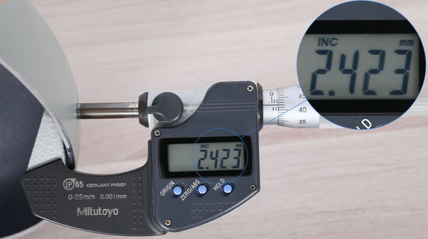Thành chảo có độ dày 2.423 mm, được làm từ nhôm giúp giữ nhiệt ổn định