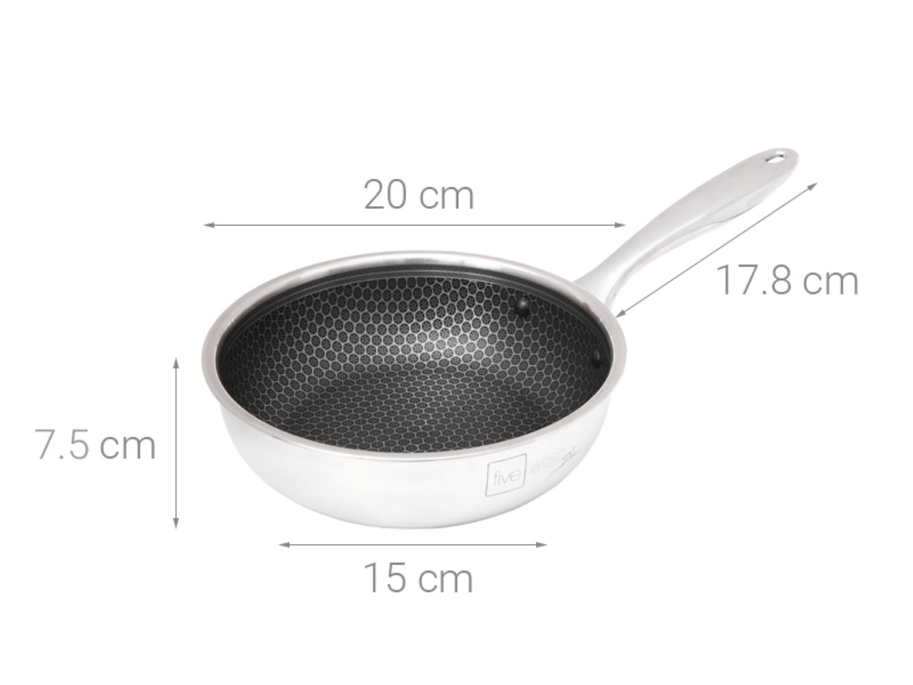 Thiết kế sâu lòng, thành cao 7.5 cm thuận tiện hơn khi chế biến món ăn