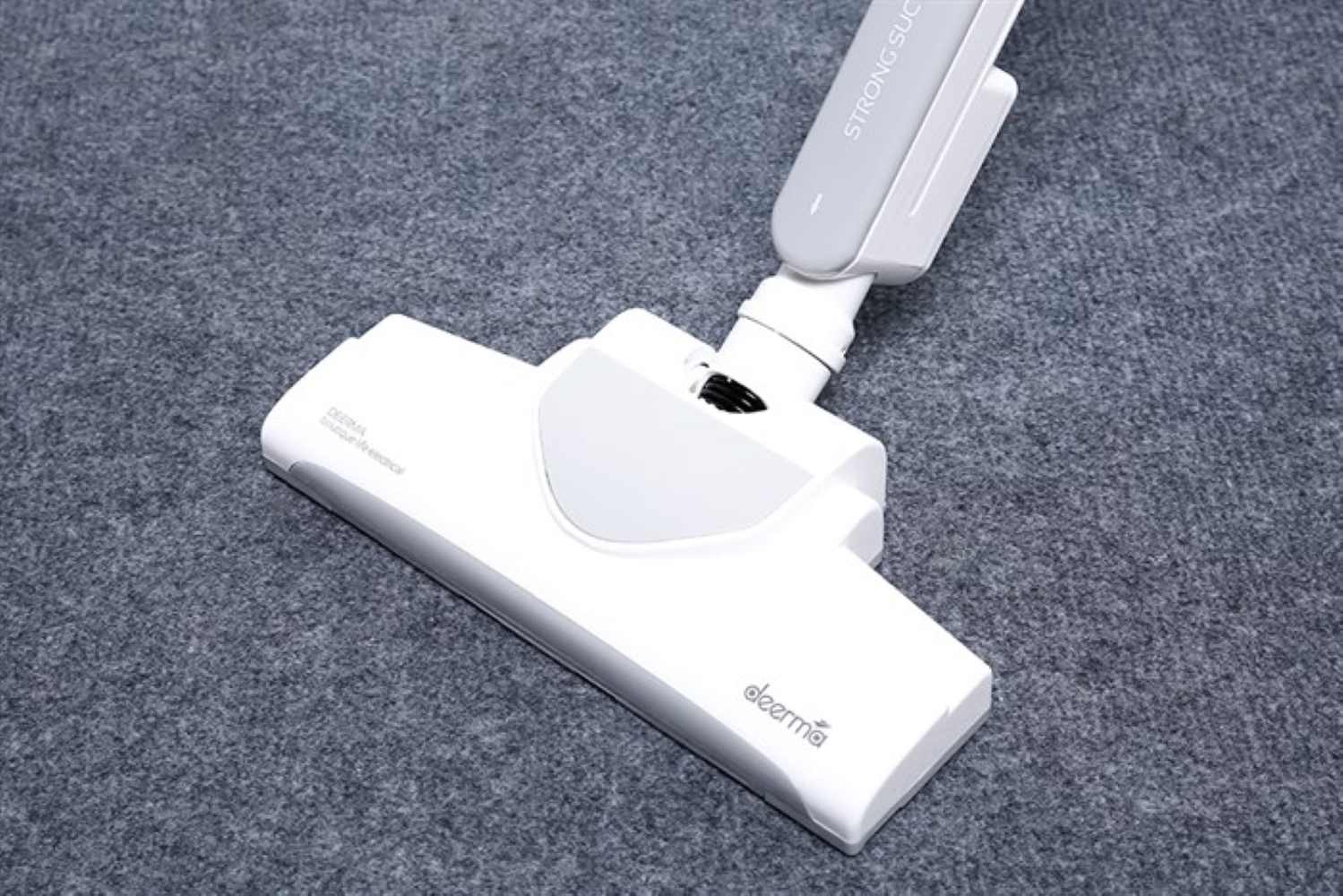 Trang bị phần vỏ máy làm từ nhựa ABS có độ cứng tốt, khả năng chịu va đập cao
