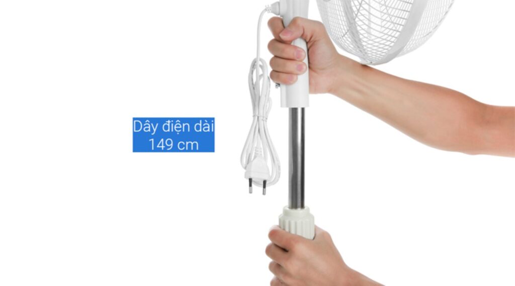 Chiều cao thân quạt điều chỉnh dễ dàng từ 91.5 cm - 103.5 cm phù hợp nhiều không gian