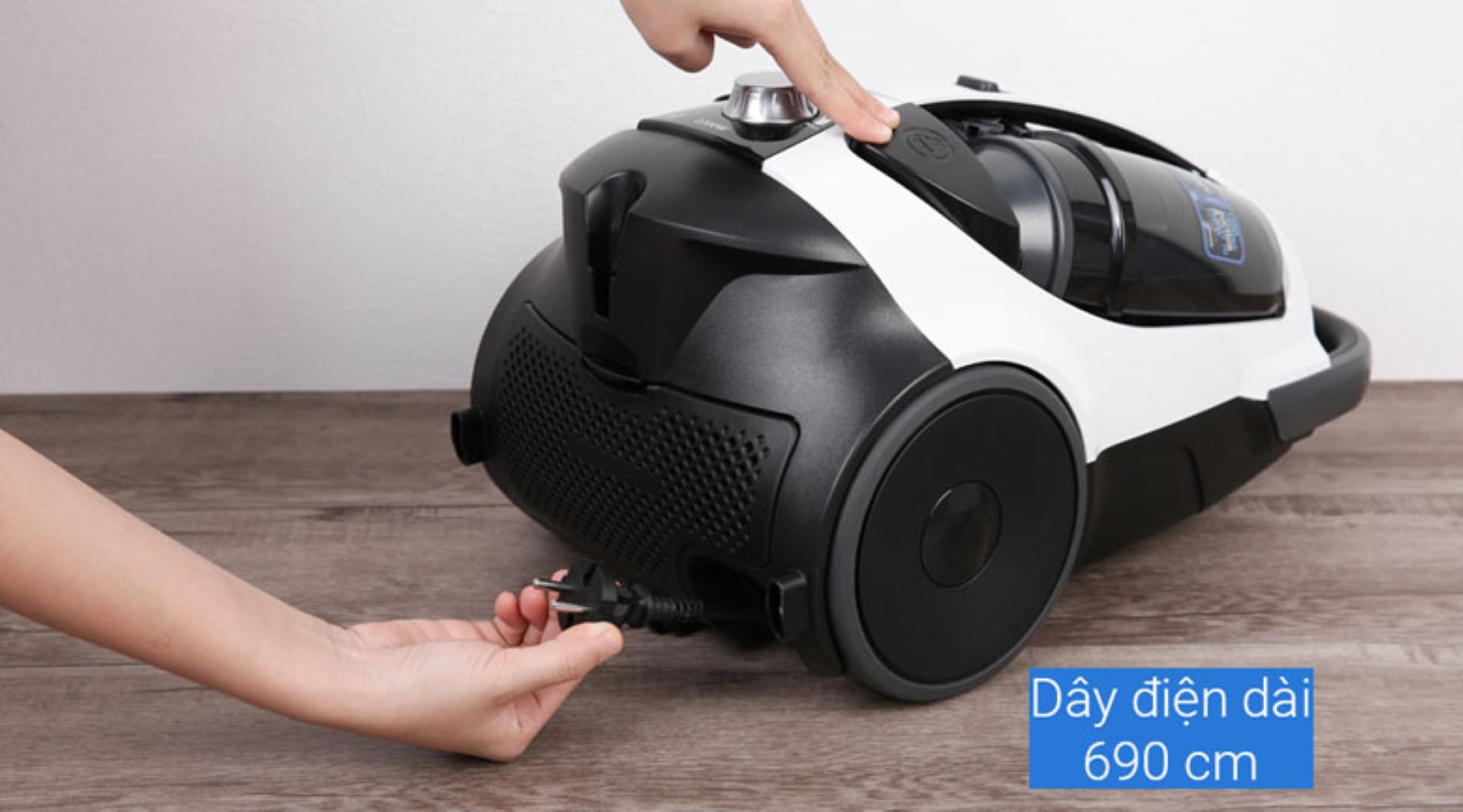 Dây điện dài 6.9m, thuận tiện cho không gian rộng