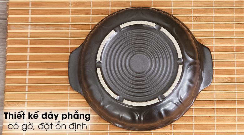 Đáy phẳng giúp hấp thu nhiệt đều, nấu ăn nhanh chóng