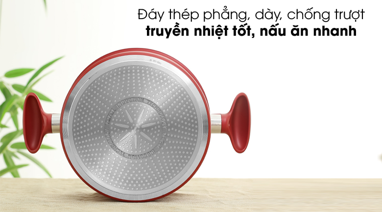 Nồi nhôm chống dính nắp kính Tefal So Chef G1354595 22cm 5 Đáy thép phẳng, hấp thụ và truyền nhiệt tốt