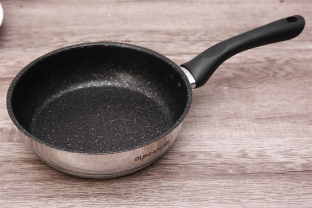 Lòng chảo dày, thành Inox 201 sáng bóng dễ vệ sinh
