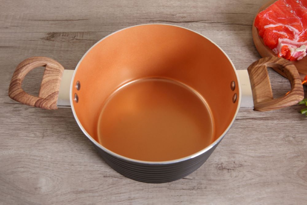 Lòng nồi phủ chống dính Ceramic an toàn 